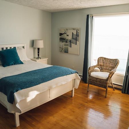 Auberge Sur Mer Notre-Dame-du-Portage Kültér fotó