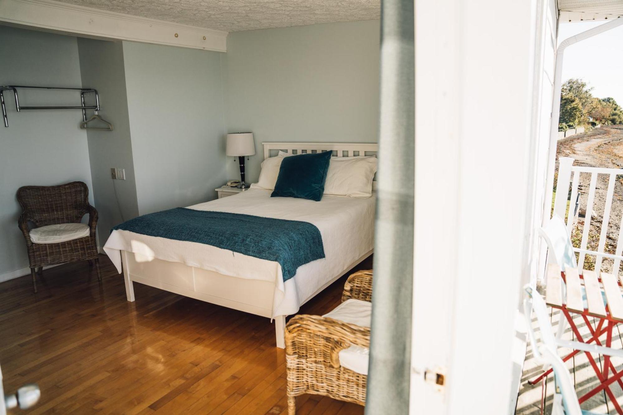 Auberge Sur Mer Notre-Dame-du-Portage Kültér fotó