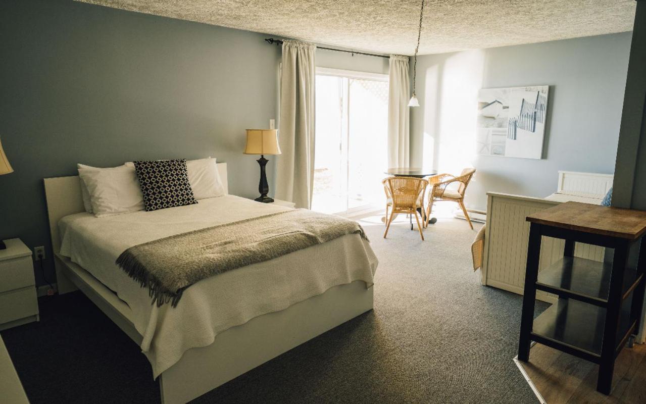 Auberge Sur Mer Notre-Dame-du-Portage Kültér fotó
